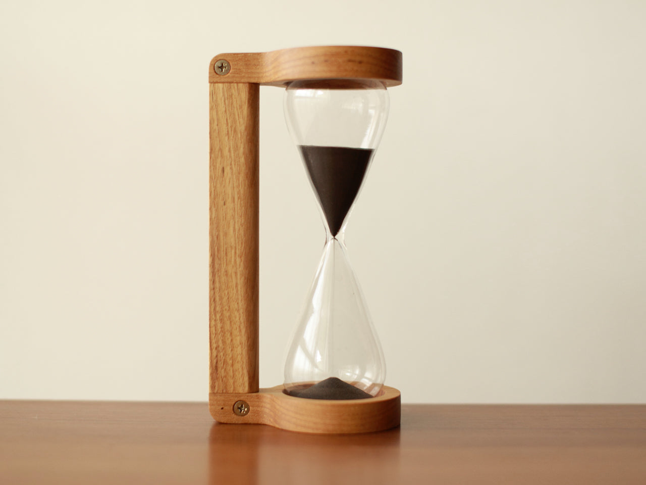 RENA Hourglass