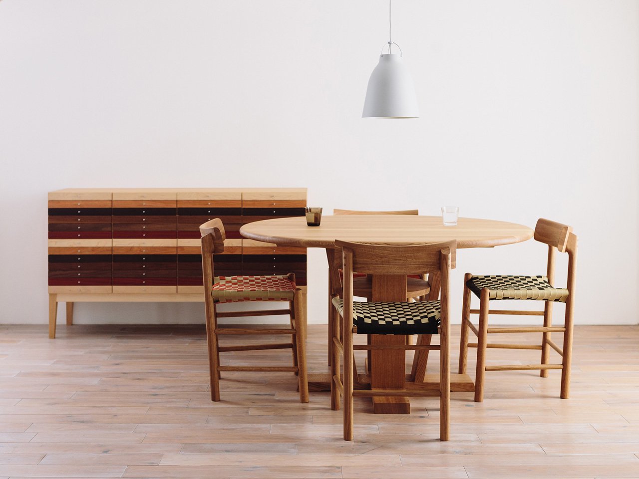 FREX Circle Dining Table
