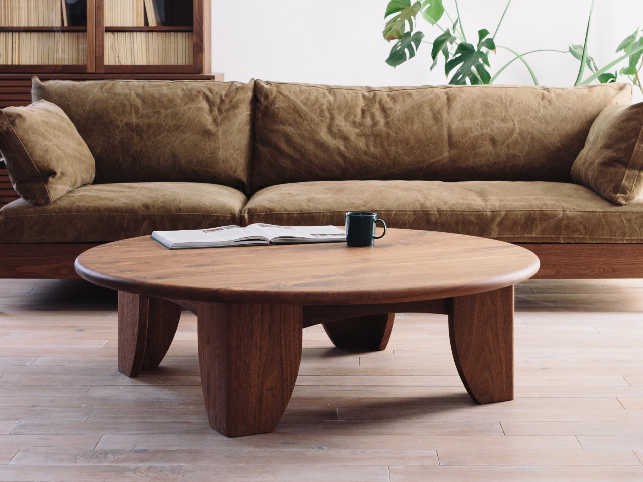 FREX Circle Table