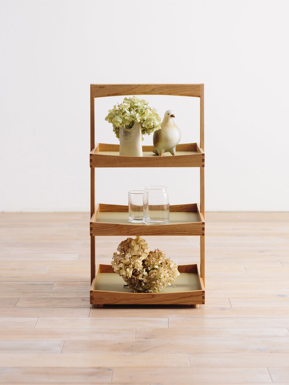 CORNICE 3 Tray Table 039