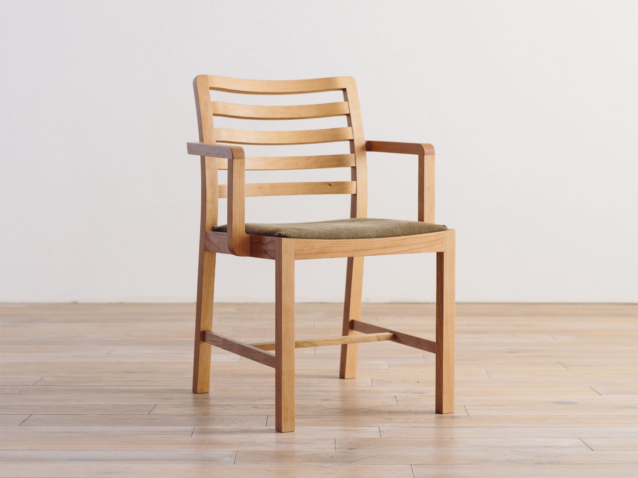 CORNICE armchair