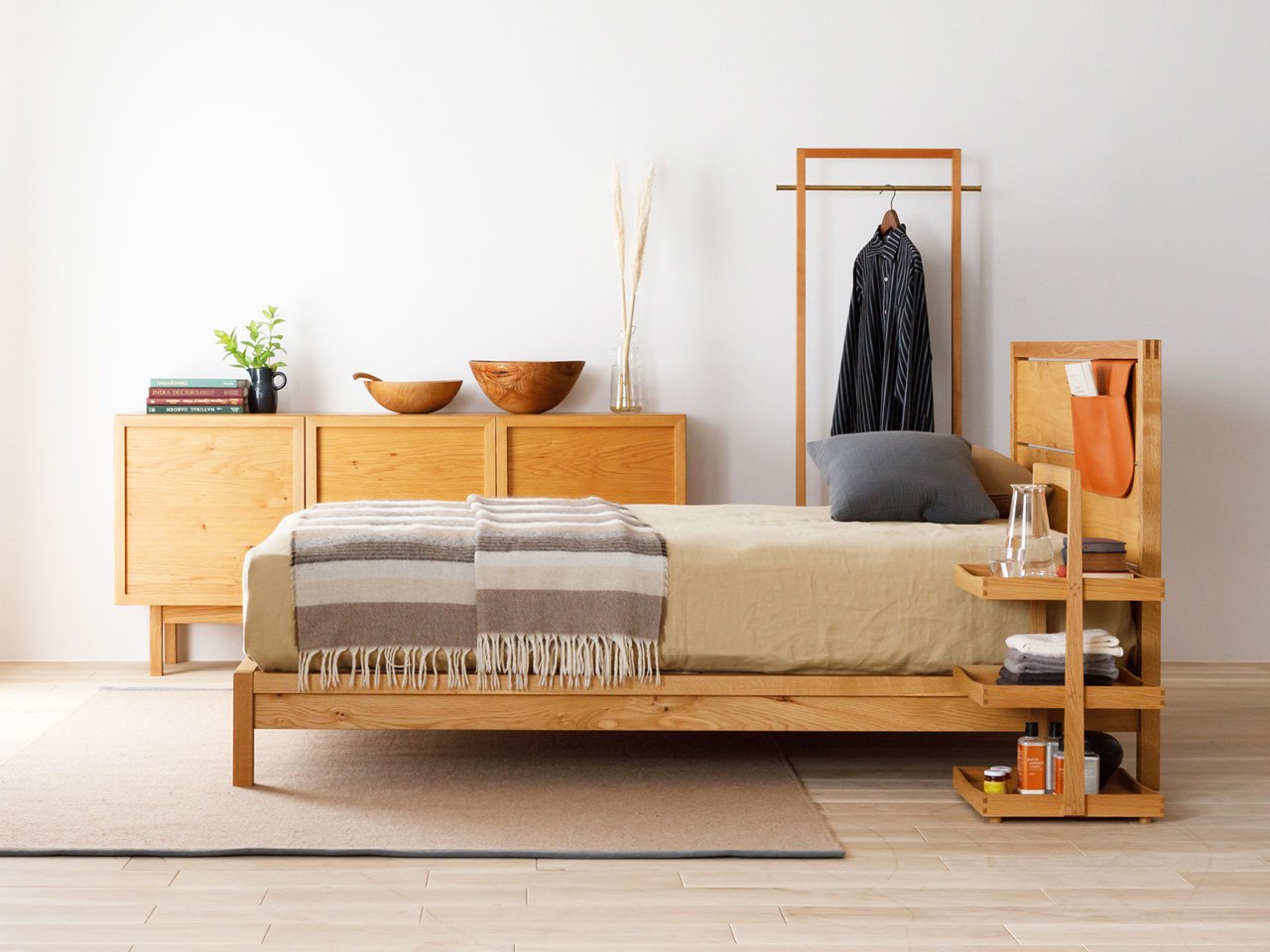 CORNICE coat hanger 062