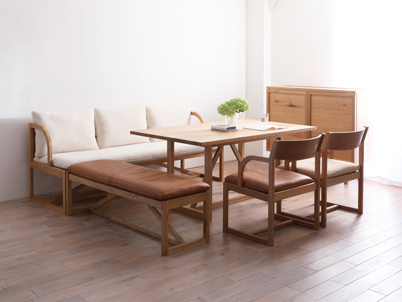 CORNICE LD table