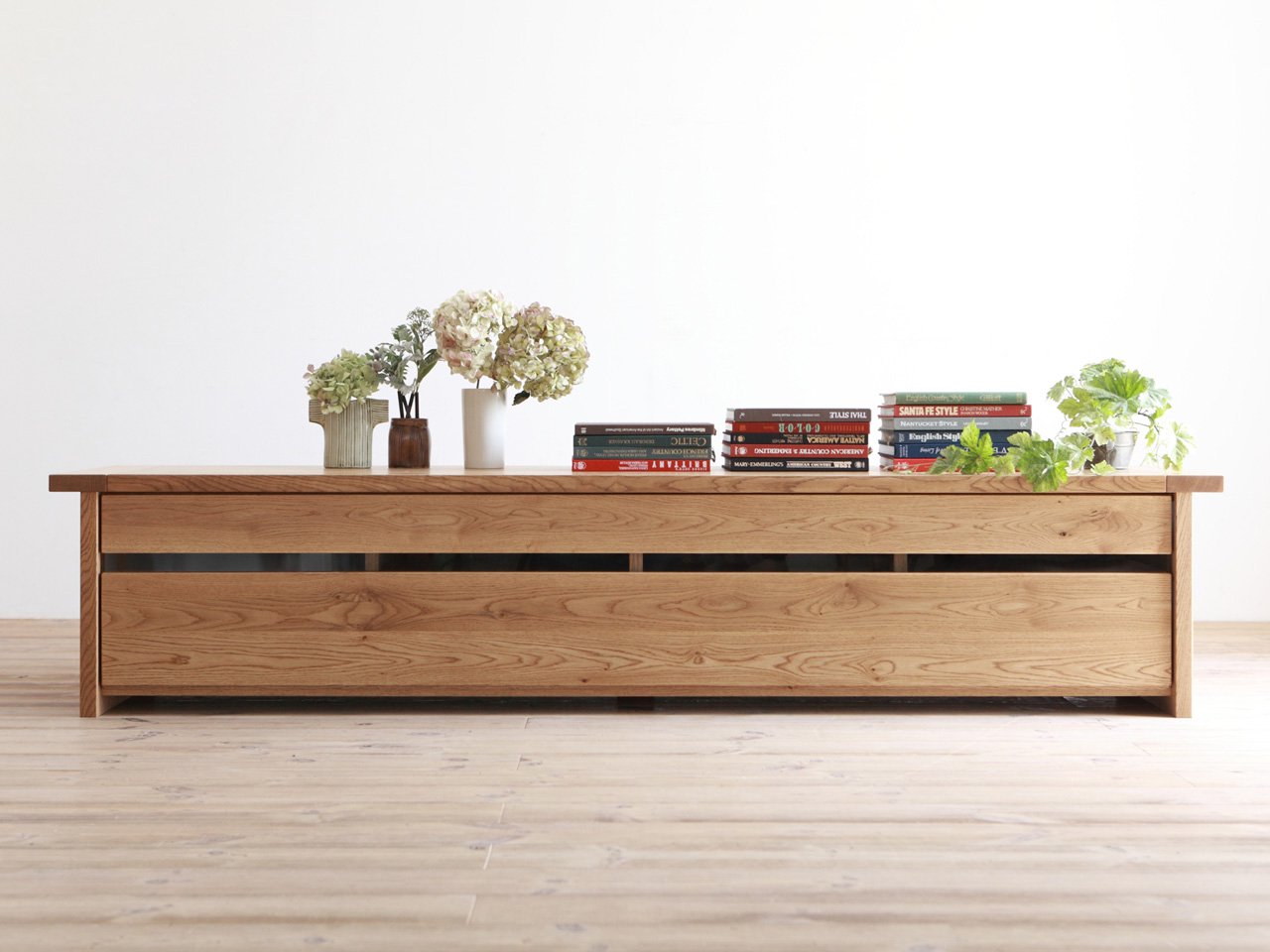CIELO TV stand