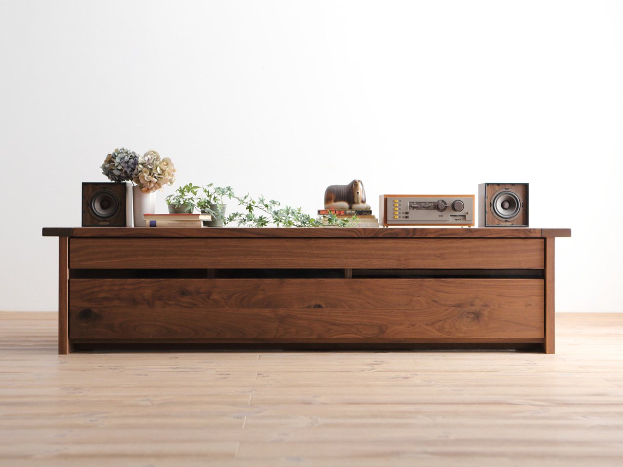 CIELO TV stand