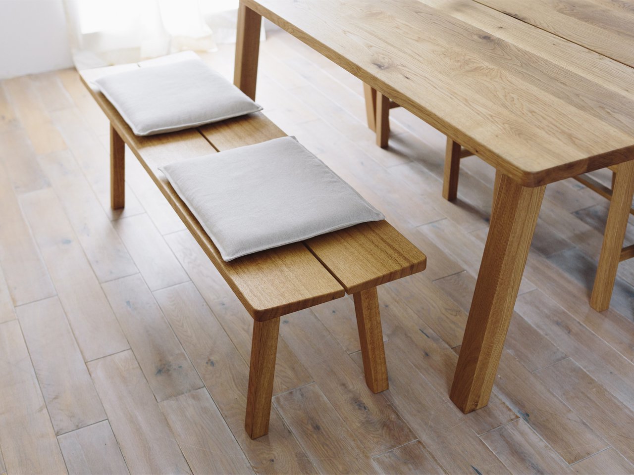 CORNICE bench