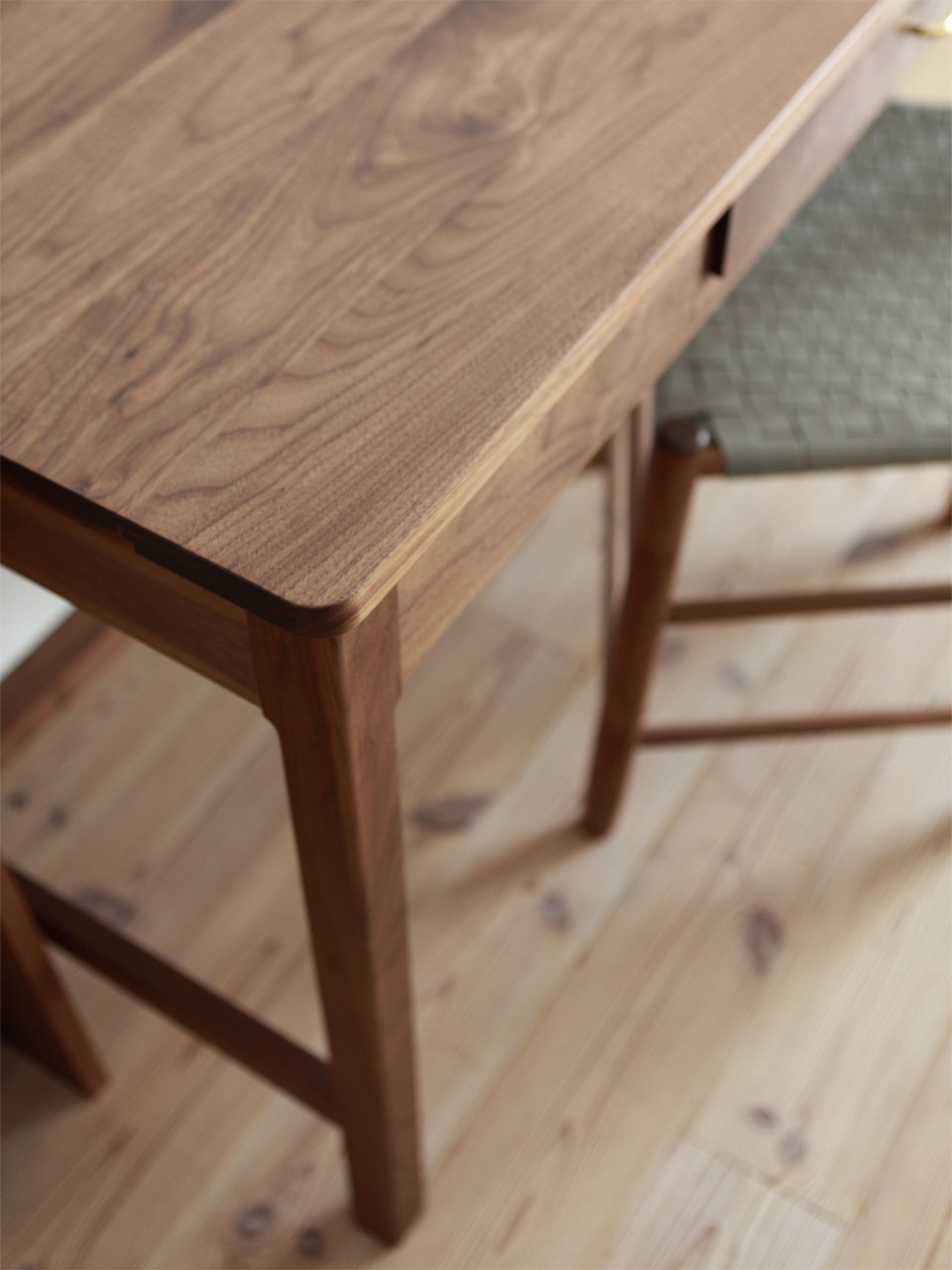 TUTTO Desk