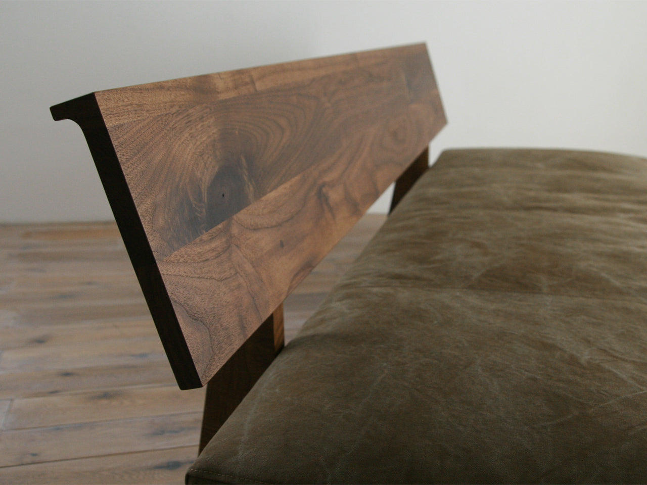 FREX Wood Sofa 140