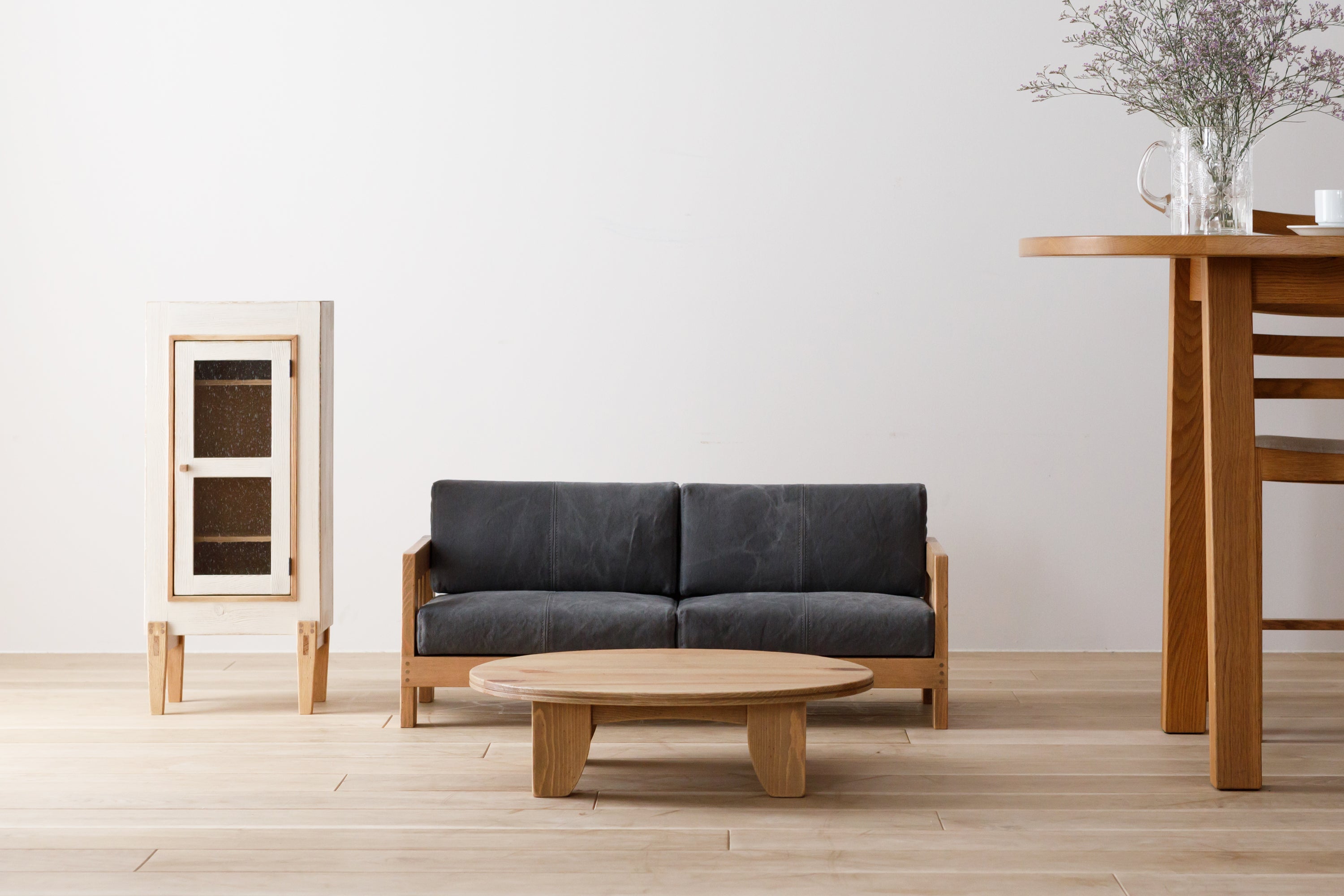 %Furniture