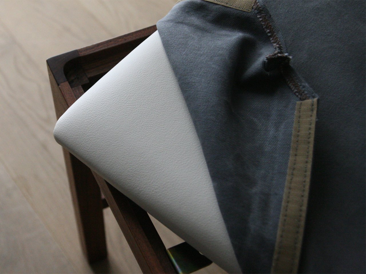 CORNICE armchair