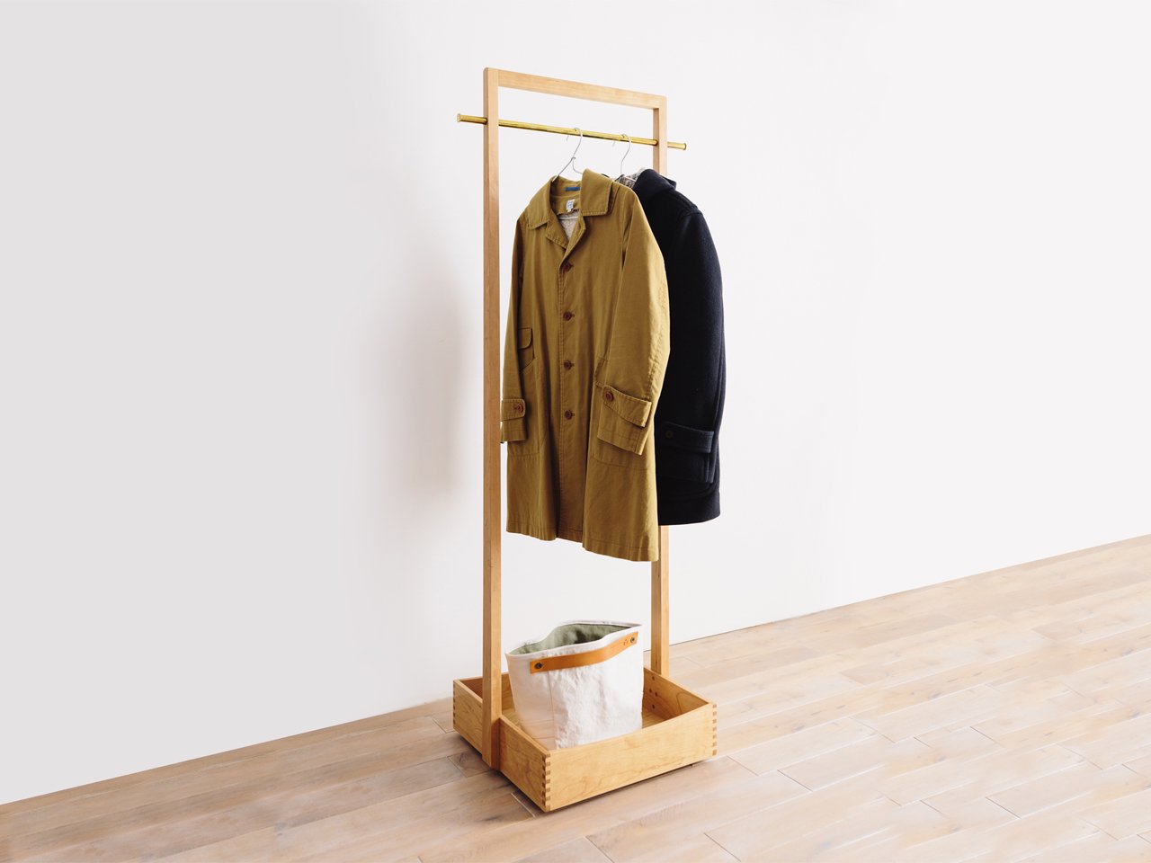 CORNICE coat hanger 062
