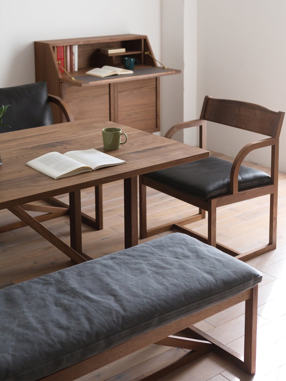CORNICE LD table