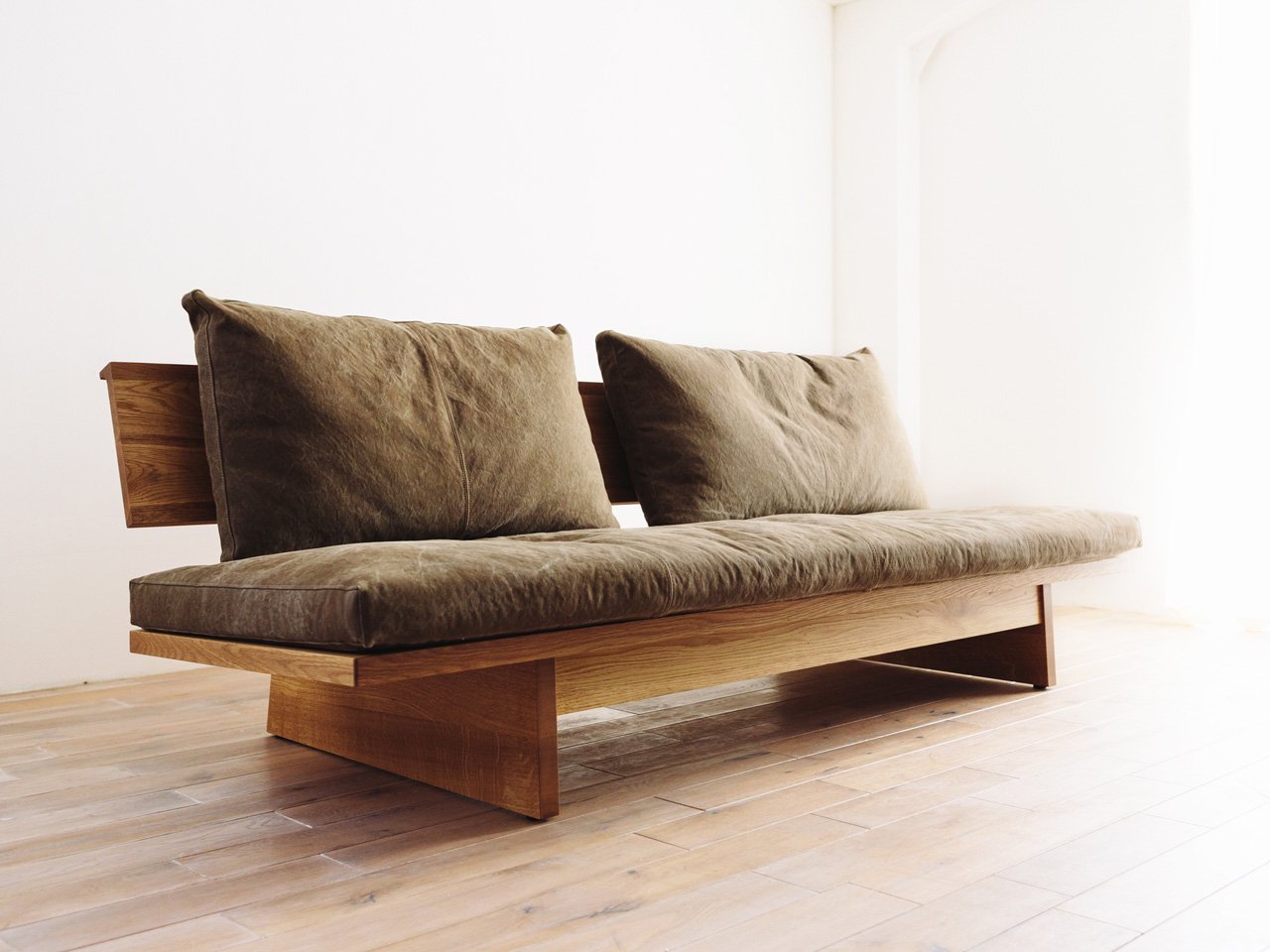 FREX Wood Sofa 182